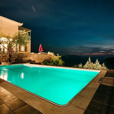 Ammos Beach Villa Patitiri